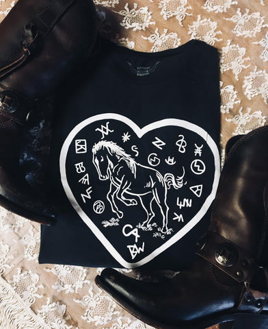 Branded Horse Womens Tee Blk/White